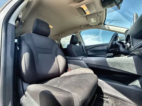 Used 2024 Nissan Rogue S FWD image 23