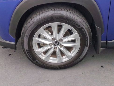 Used 2024 Toyota Corolla Cross LE FWD image 9