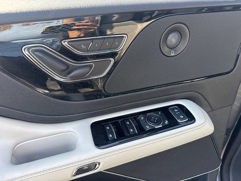 Used 2025 Lincoln Aviator AWD w/ Equipment Group 101A image 32