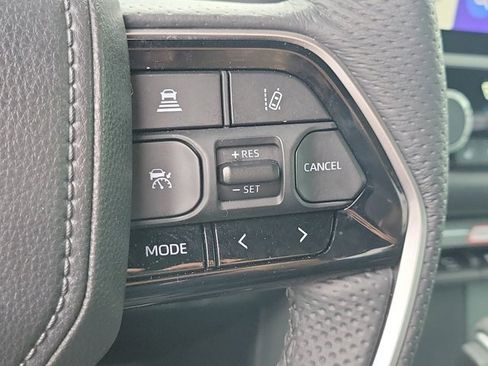 Used 2025 Toyota Tundra Platinum image 33