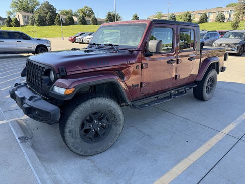 Used 2021 Jeep Gladiator Sport AWD/4WD image 1