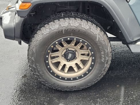 Used 2024 Jeep Wrangler Sport S image 10