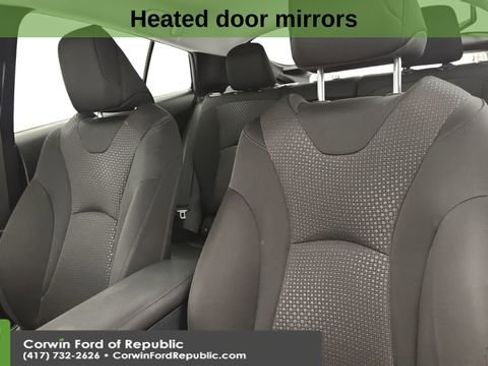 Used 2020 Toyota Prius LE image 11