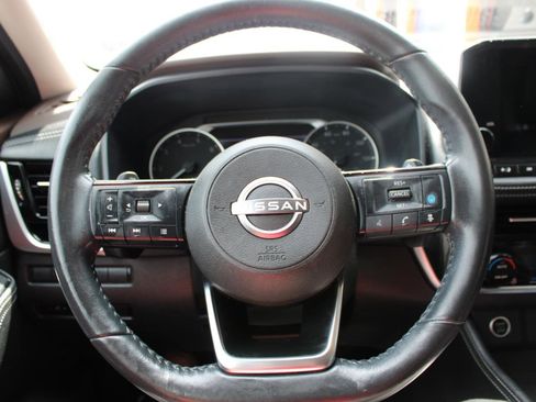 Used 2022 Nissan Rogue SL w/ SL Premium Package image 19