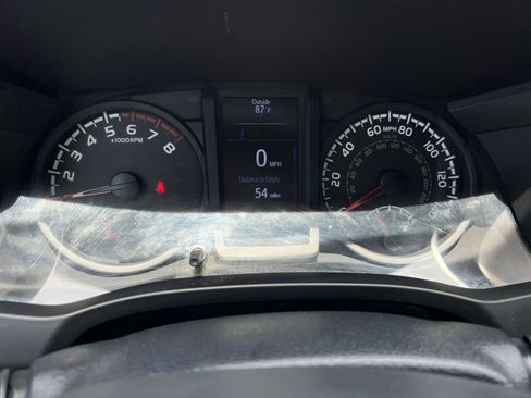 Used 2018 Toyota Tacoma SR w/ SR Convenience Package RWD image 18