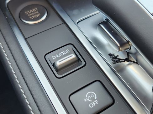 Certified 2025 INFINITI QX60 Luxe w/ Lighting Package (N94) image 17