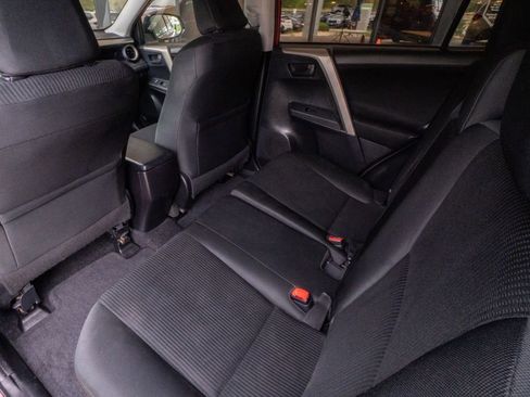 Used 2014 Toyota RAV4 LE AWD/4WD image 18