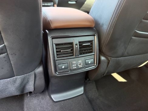 Used 2026 Subaru Forester Touring AWD/4WD image 18