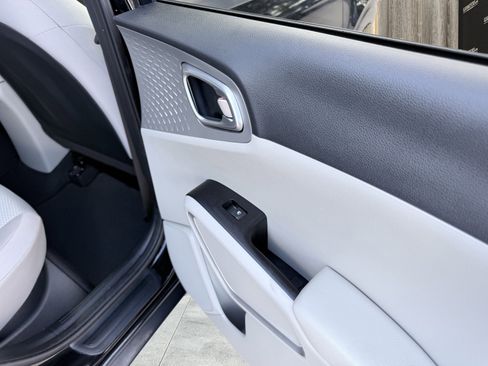 Used 2022 Kia Soul LX w/ Technology Package image 38