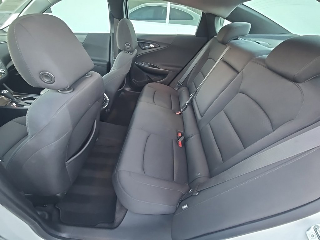 Used 2020 Chevrolet Malibu LT FWD image 31