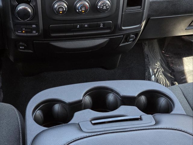 Used 2024 RAM 1500 Warlock AWD/4WD image 11