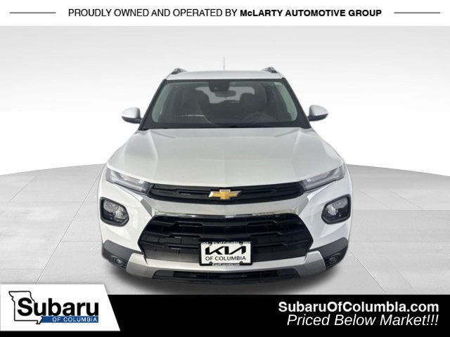 Used 2023 Chevrolet TrailBlazer LT FWD image 2