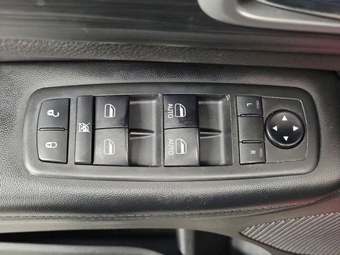 Used 2019 Jeep Grand Cherokee Altitude RWD image 19