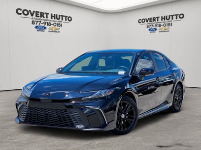 Used 2025 Toyota Camry SE w/ Convenience Package