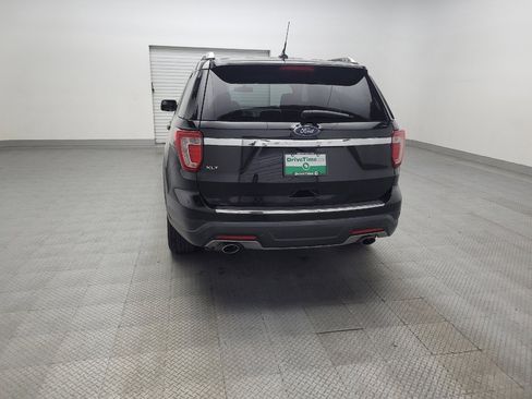 Used 2018 Ford Explorer XLT w/ Equipment Group 201A FWD image 6
