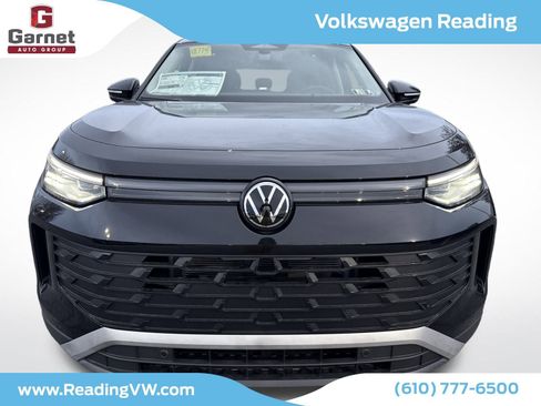 New 2025 Volkswagen Tiguan SE image 8