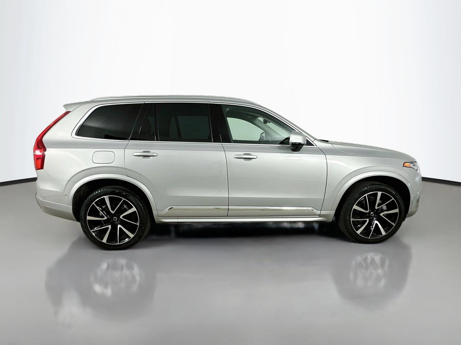 Used 2024 Volvo XC90 B6 Ultimate w/ Protection Package Premier AWD/4WD image 4