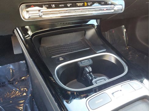 Used 2025 Mercedes-Benz CLA 250 4MATIC image 21