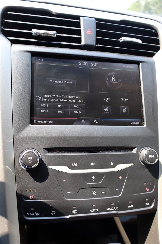 Used 2013 Ford Fusion SE FWD image 22