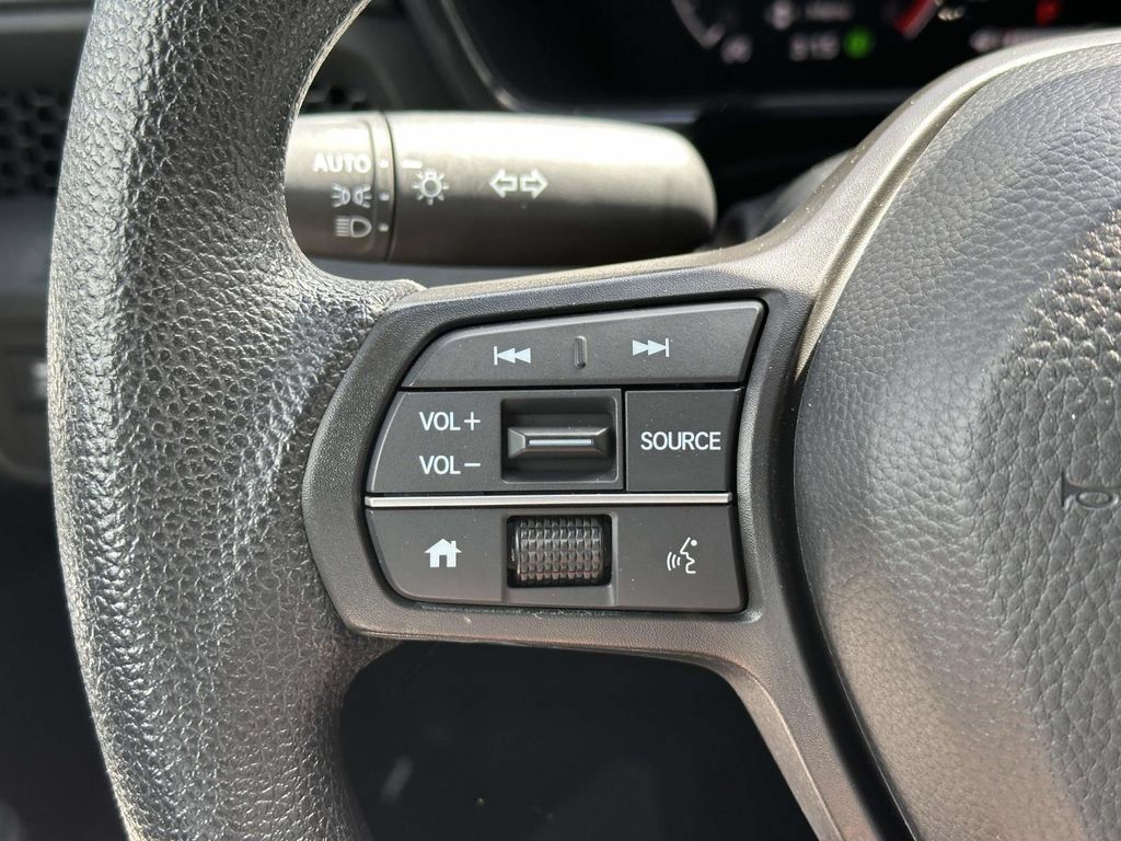 Used 2025 Honda CR-V LX image 18