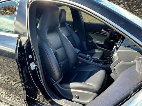 Used 2018 Mercedes-Benz CLA 250 image 7