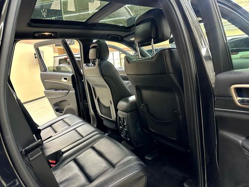 Used 2015 Jeep Grand Cherokee Overland image 37