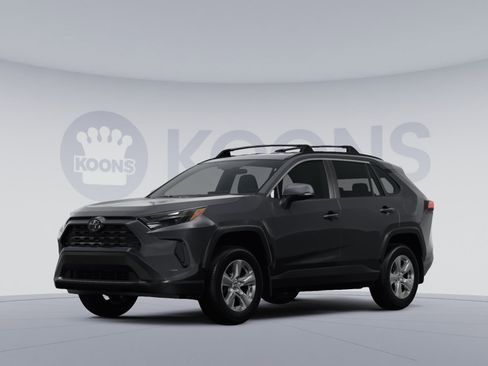 Used 2025 Toyota RAV4 XLE w/ Convenience Package image 1
