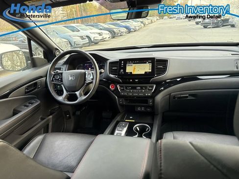 Used 2024 Honda Passport Black Edition image 15