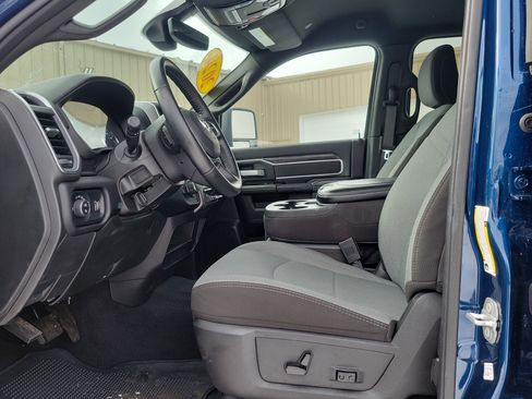 Used 2024 RAM 2500 Big Horn w/ Bed Utility Group image 8