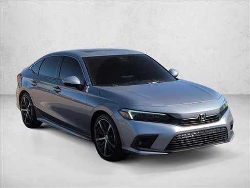 Used 2024 Honda Civic Touring image 3