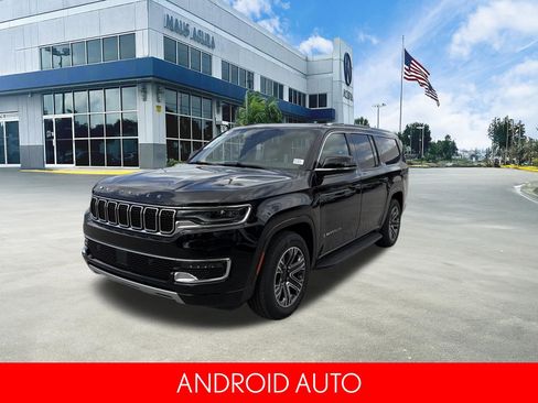 Used 2024 Jeep Wagoneer L Series II w/ Flexible Seating Group AWD/4WD image 9