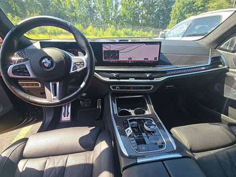Used 2025 BMW X7 M60i AWD/4WD image 16