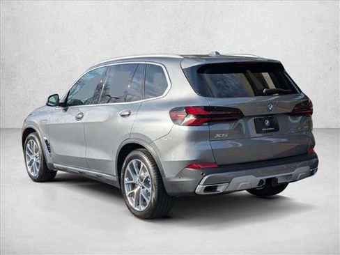 New 2026 BMW X5 xDrive50e w/ Climate Comfort Package image 8