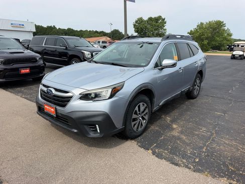 Used 2020 Subaru Outback Premium AWD/4WD image 8