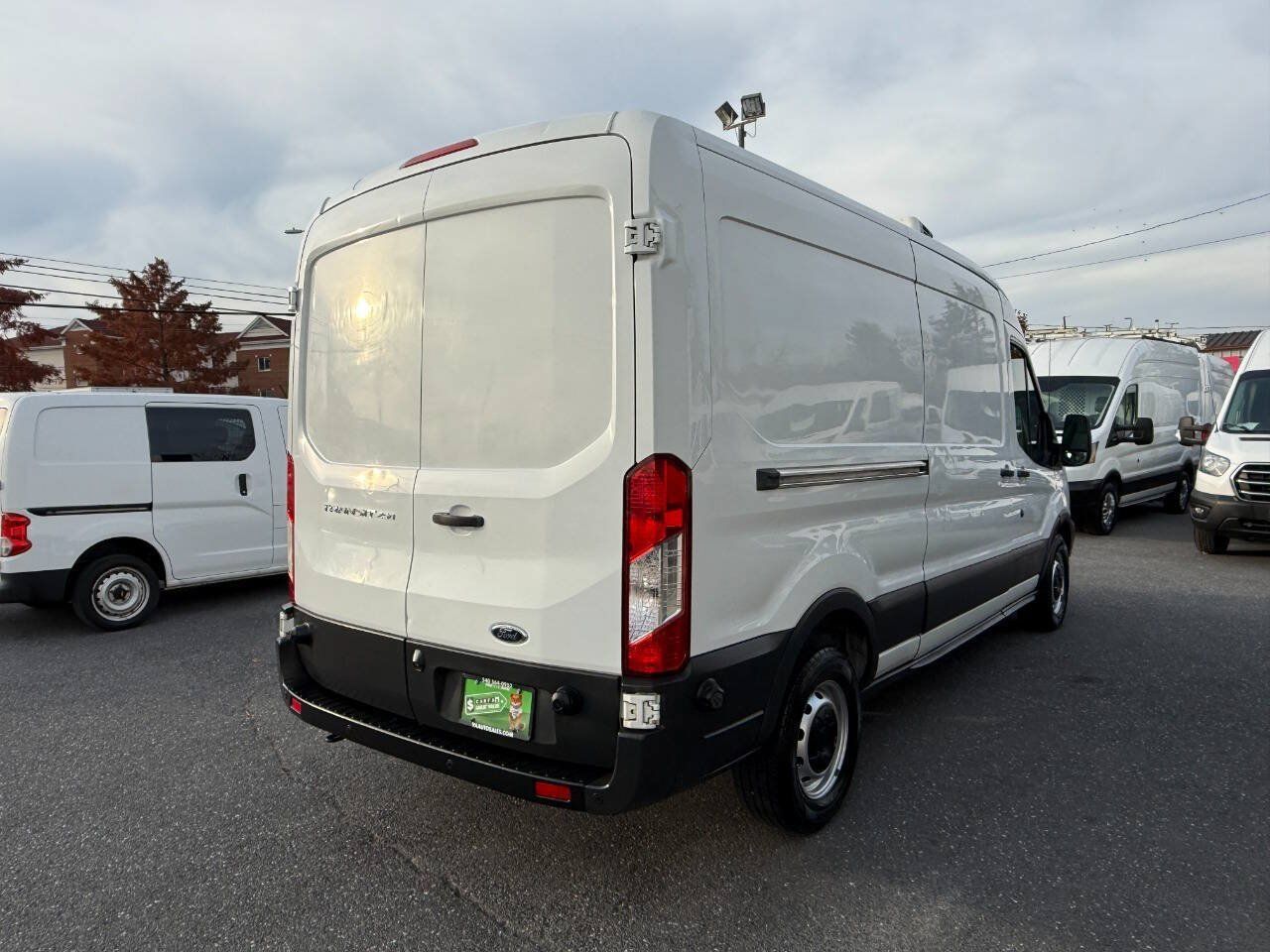 Used 2017 Ford Transit 250 148 Medium Roof RWD image 3