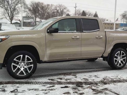 Used 2023 Chevrolet Colorado Z71 w/ Z71 Convenience Package 2 image 6