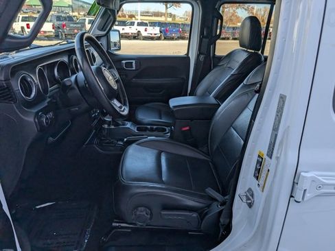 Used 2020 Jeep Wrangler Unlimited Sahara image 3
