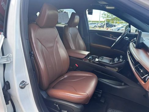 Used 2022 Lincoln Nautilus Reserve FWD image 11