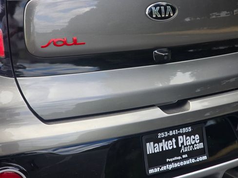 Used 2018 Kia Soul ! FWD image 18