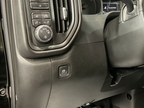 Used 2025 Chevrolet Silverado 2500 Custom w/ Custom Value Package image 8