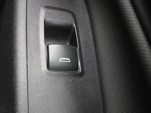 Used 2022 Chevrolet Equinox RS AWD/4WD image 24