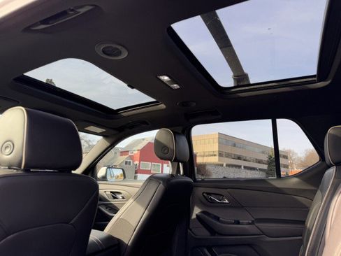 Certified 2022 Chevrolet Traverse Premier w/ LPO, Floor Liner Package image 27