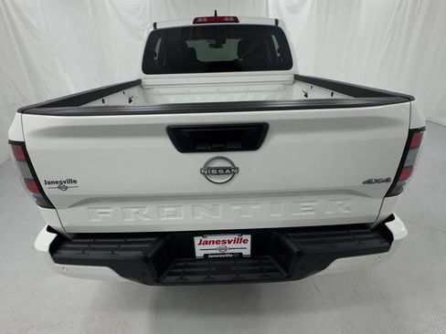 Certified 2025 Nissan Frontier SV AWD/4WD image 4