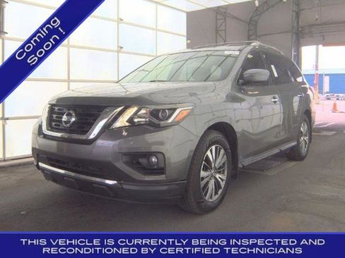 Used 2020 Nissan Pathfinder SV FWD image 1