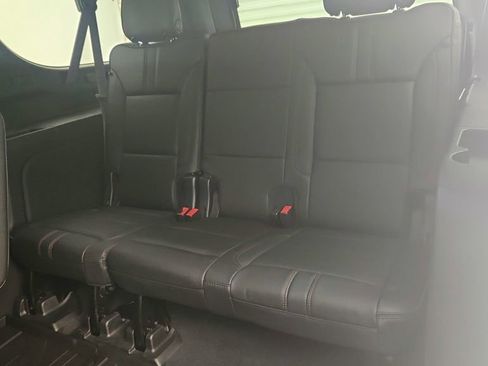 Used 2022 Chevrolet Suburban RST w/ Sport Performance Package image 29