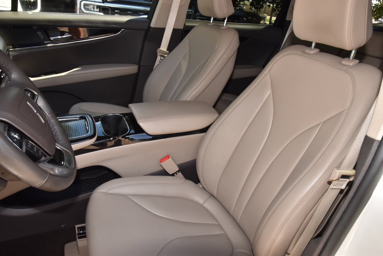 Used 2022 Lincoln Nautilus FWD w/ Premium Package image 31