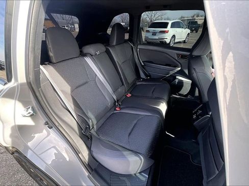 Used 2025 Subaru Forester Premium image 37