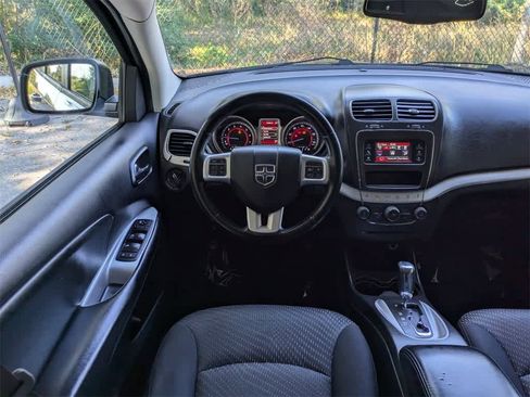 Used 2016 Dodge Journey SE w/ Flexible Seating Group image 18