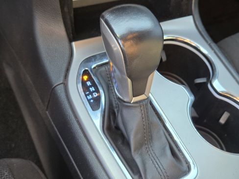 Used 2021 Jeep Grand Cherokee Laredo image 23