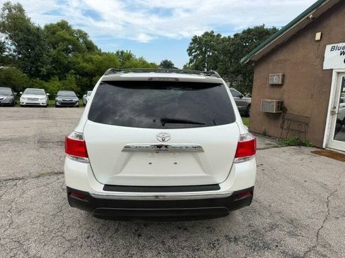 Used 2012 Toyota Highlander Limited w/ Tow Pkg FWD image 4